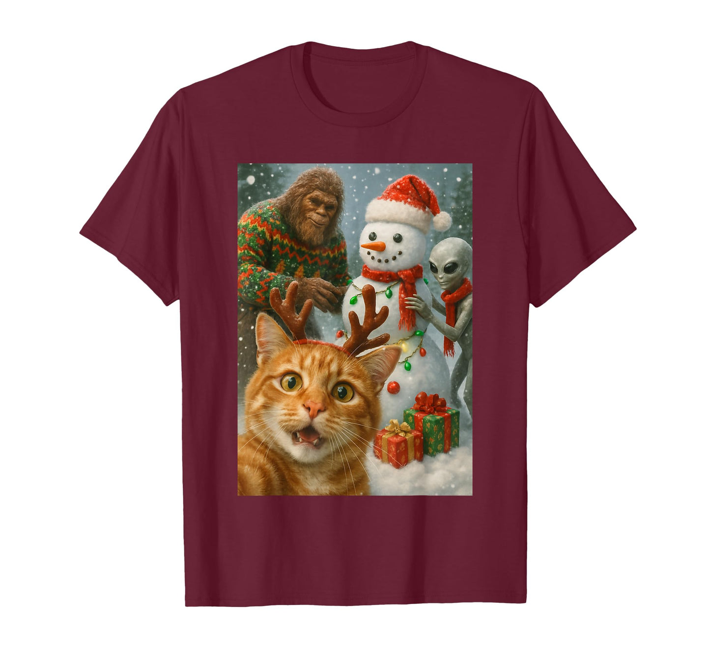 Funny Christmas Cat Selfie with Bigfoot Alien & Snowman T-Shirt