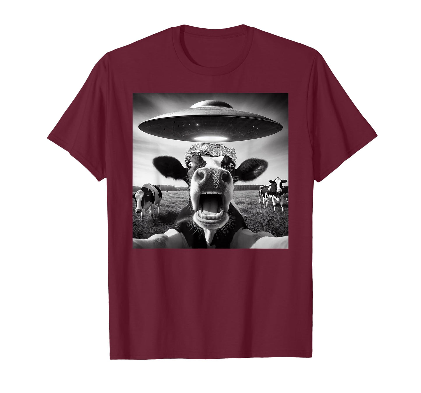 Funny Cow Abduction By UFO Selfie - Hilarious Alien Meme T-Shirt