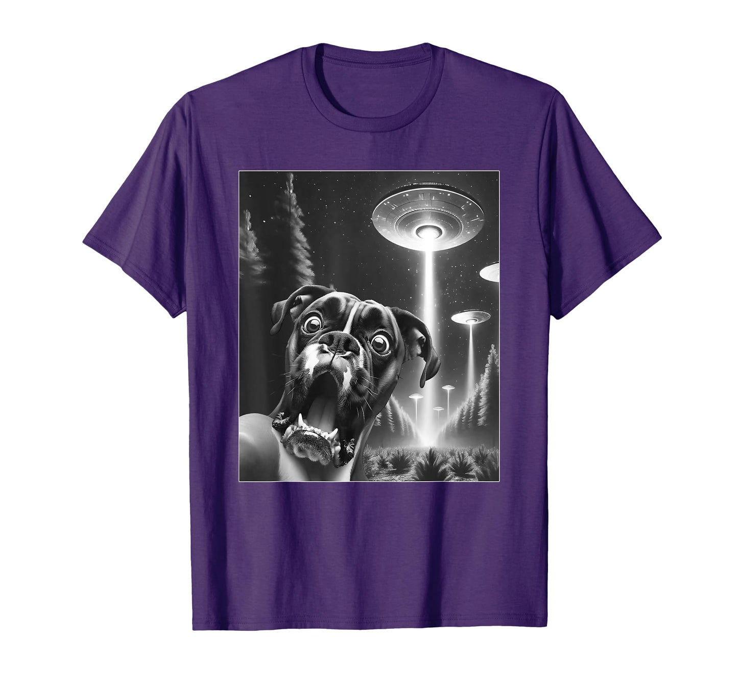 Funny Boxer Dog Alien UFO Taking a Selfie Dog Mom Dad Men Women Girls Kids T-Shirt