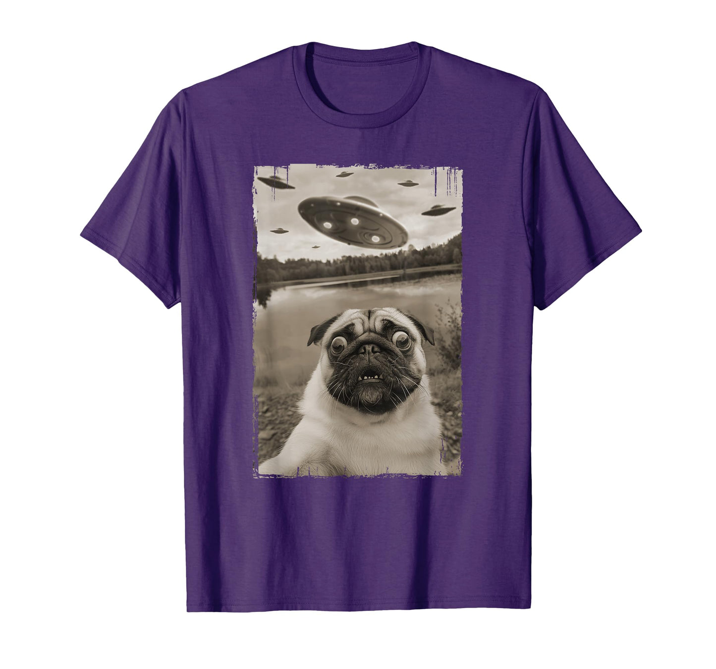 Vintage Pug UFO Encounters - Funny UFO and Pug Selfie T-Shirt