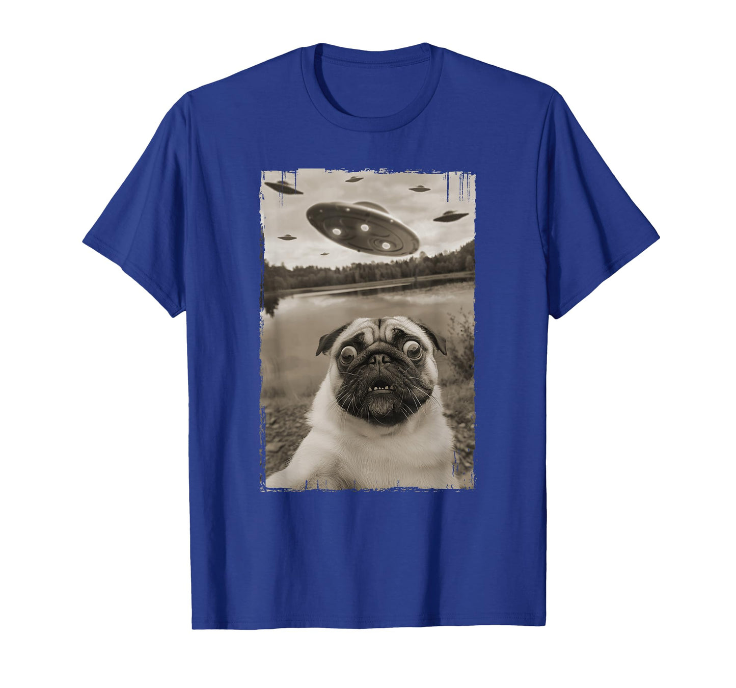 Vintage Pug UFO Encounters - Funny UFO and Pug Selfie T-Shirt