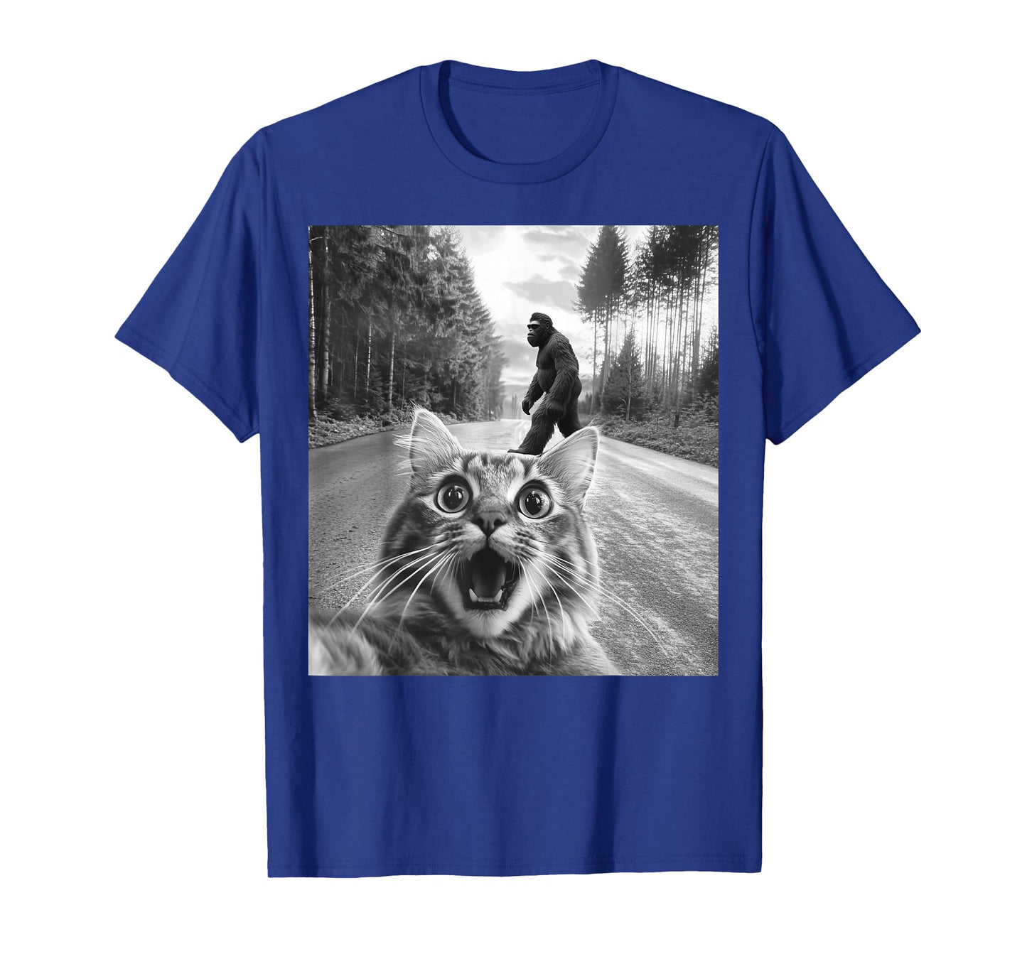 Funny Cat Selfie Bigfoot Big Foot Graphic Sasquatch Meme T-Shirt