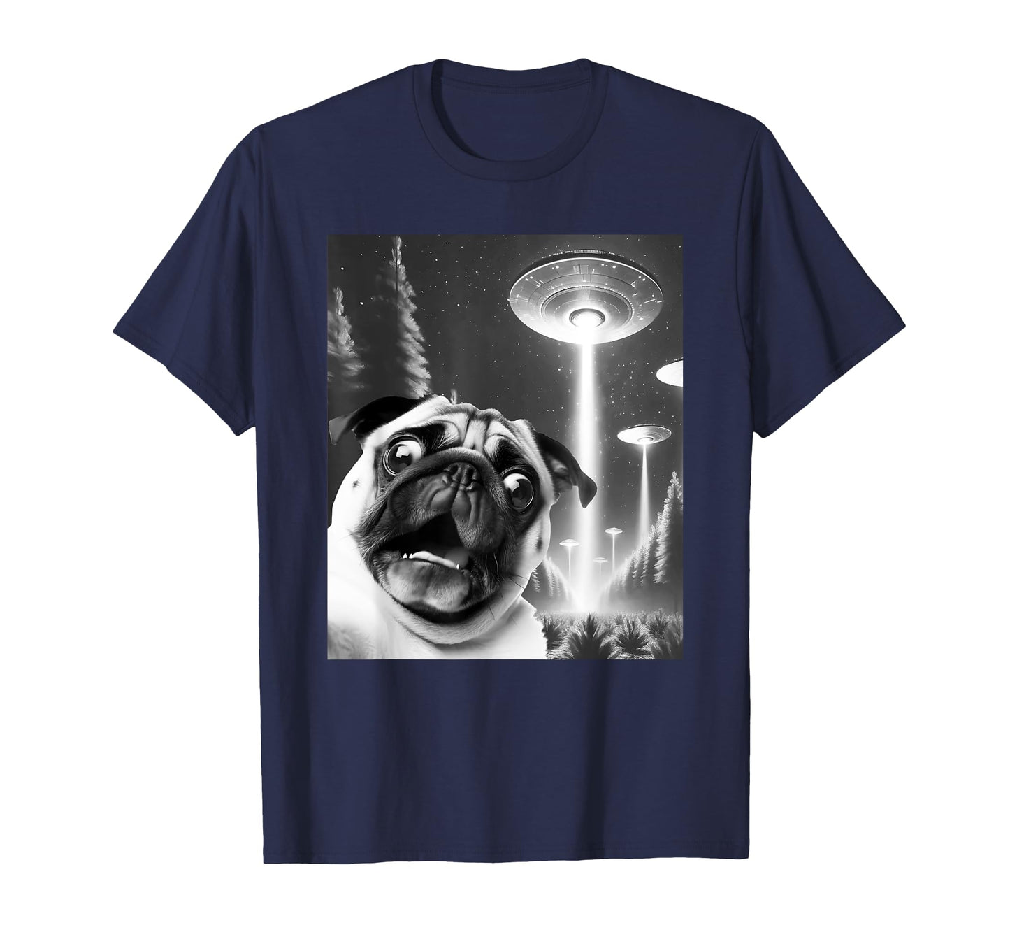 Funny Pug Alien UFO Taking a Selfie Dog Mom Dad Men Women Kids T-Shirt