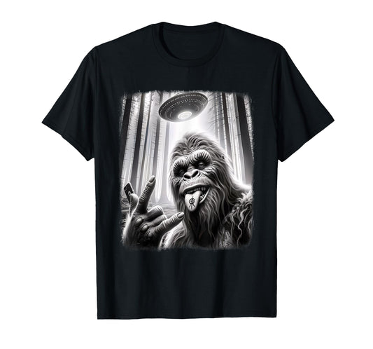 Sasquatch Selfie Big Foot Rock On UFO Alien Funny 0HJXK2 T-Shirt